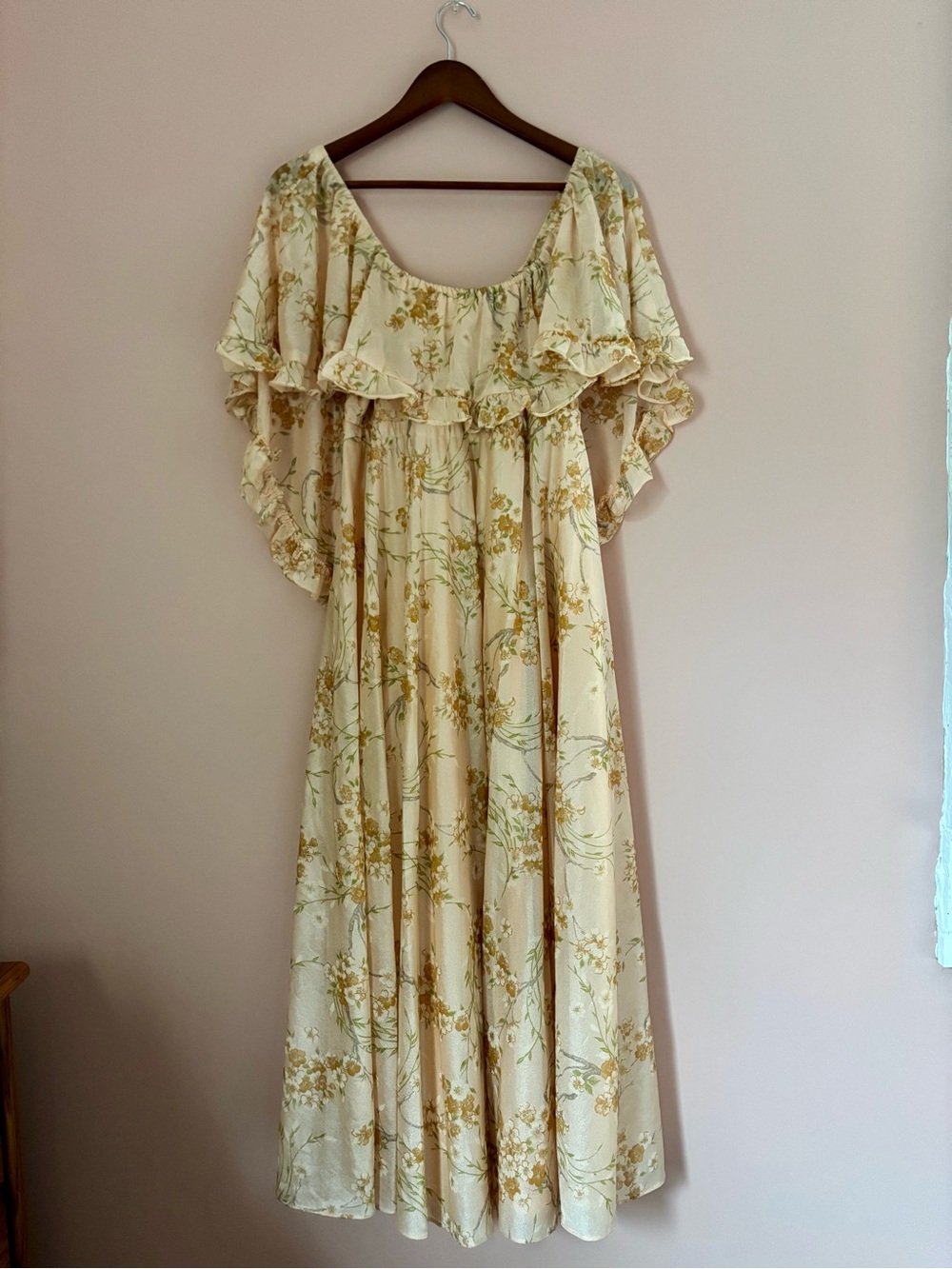 Gorgeous 70s vintage Cream Floral Ruffle Capelet Maxi Dress